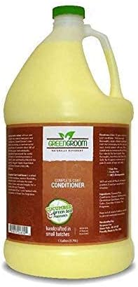 green groom odor eliminator shampoo and green groom, side view