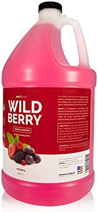 bark2basics wild berry dog shampoo and honey &, close-up detail