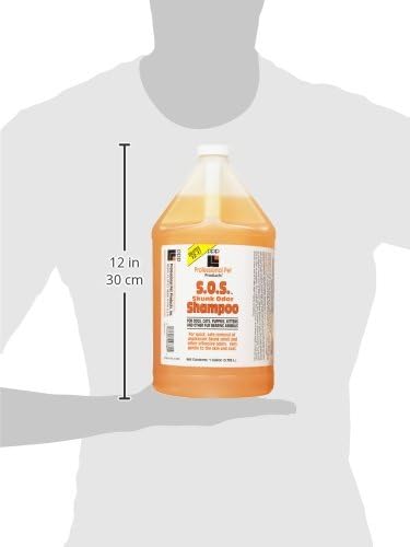 ppp skunk odor shampoo for dogs & cats shown in use