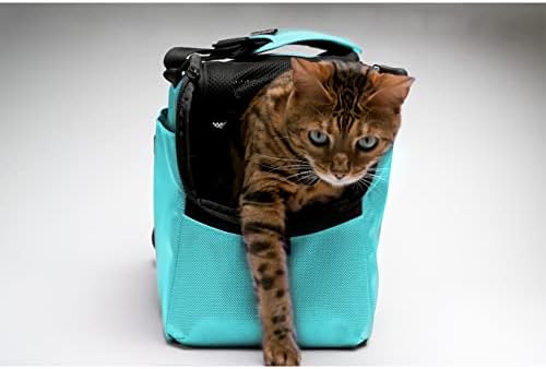 sleepypod® atom, airline approved pet carrier, crash tested, side view