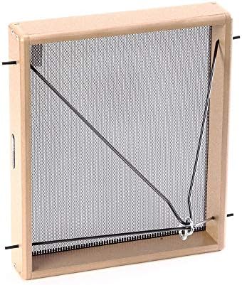 birds choice hanging tray bird feeder | large, close-up detail