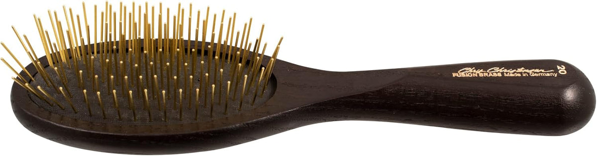 chris christensen 20 mm pocket oval pin dog shown in use