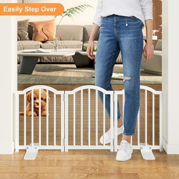 snughome short dog gate indoor, 16" high freestanding, close-up detail