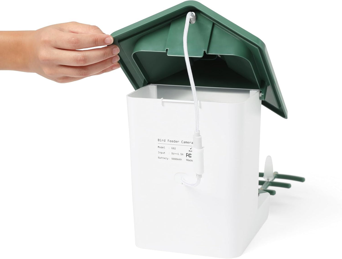 avestra™ smart bird feeder with camera, solar powered, close-up detail