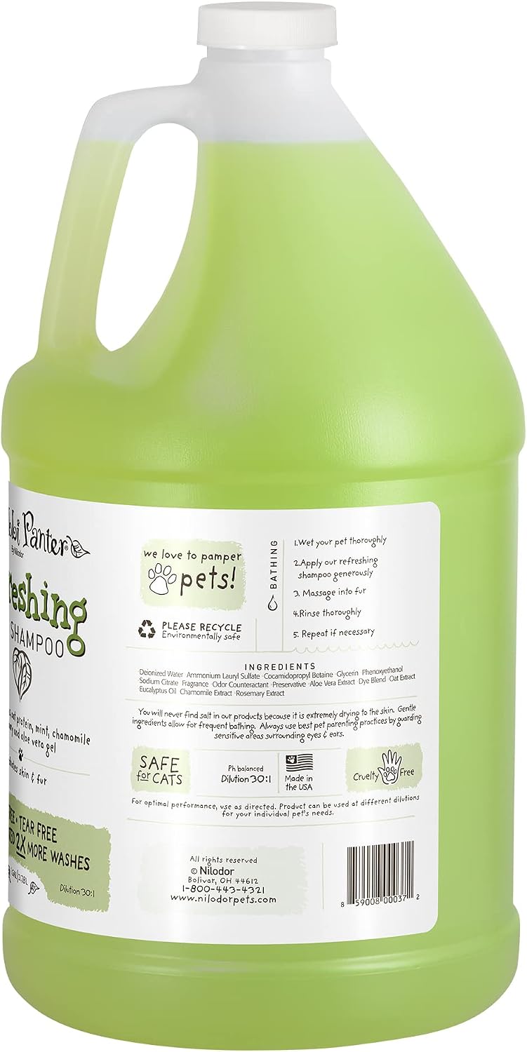 bobbi panter refreshing dog shampoo eucalyptus, mint, chamomile shown in use