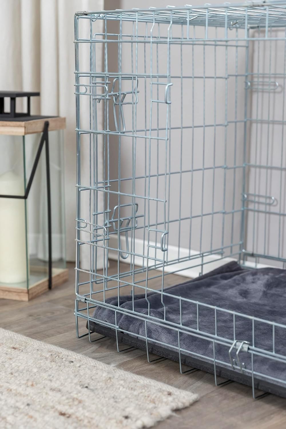 trixie dog crate home – size m–l: 93, close-up detail