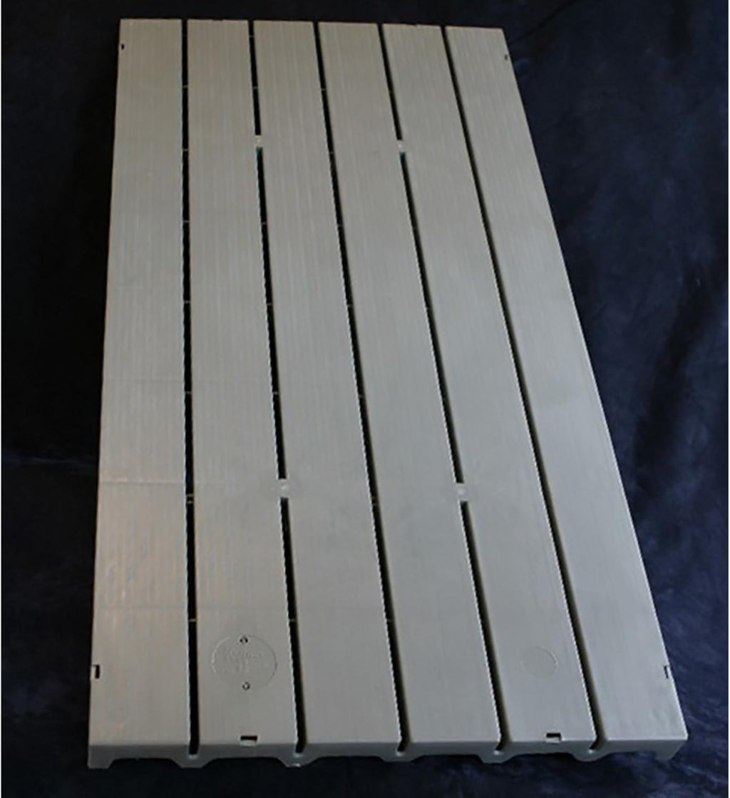 kennel deck shown in use