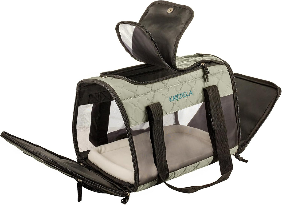 deluxe quilted airline approved pet dog & cat, close-up detail