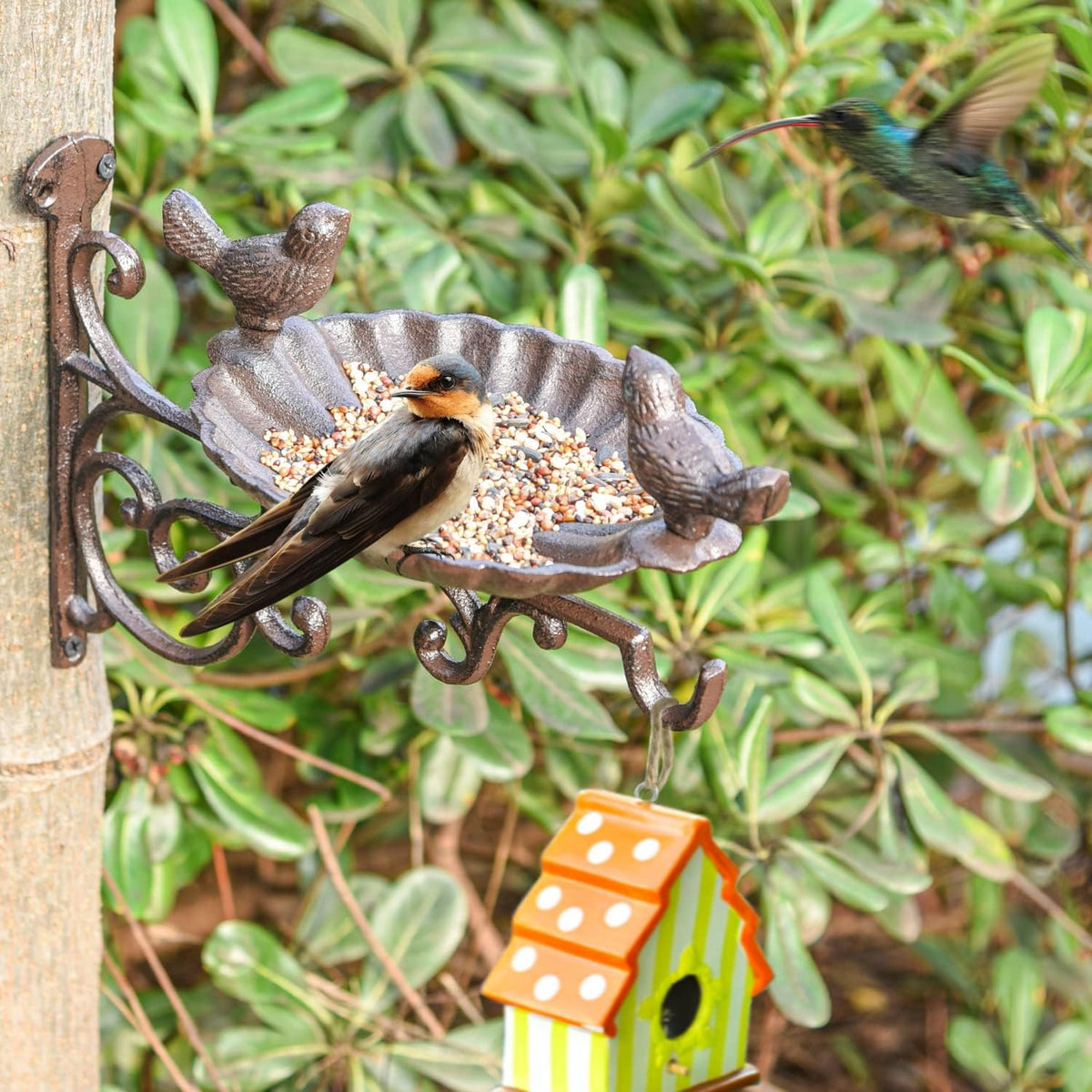 sungmor heavy duty cast iron bird feeder with, close-up detail
