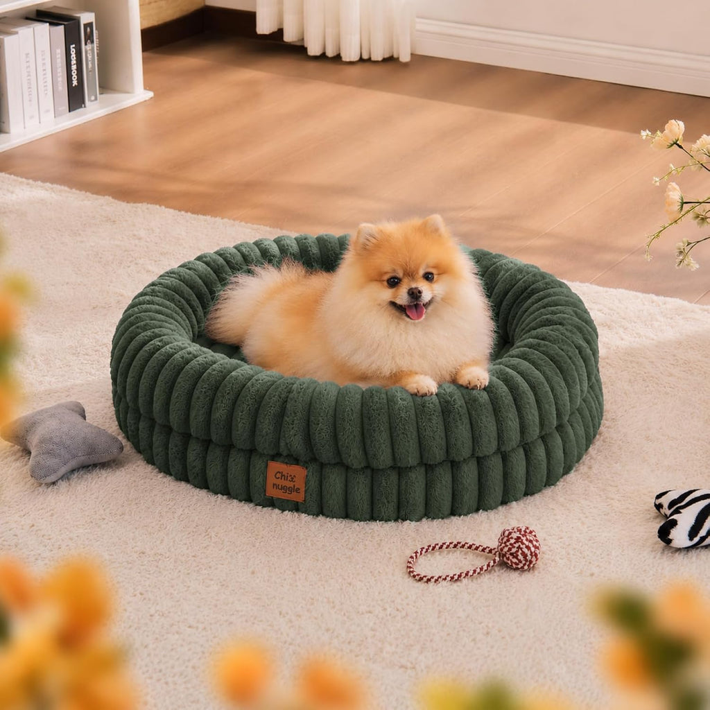 chixnuggle orthopedic dog bed, washable cover, faux fur, close-up detail