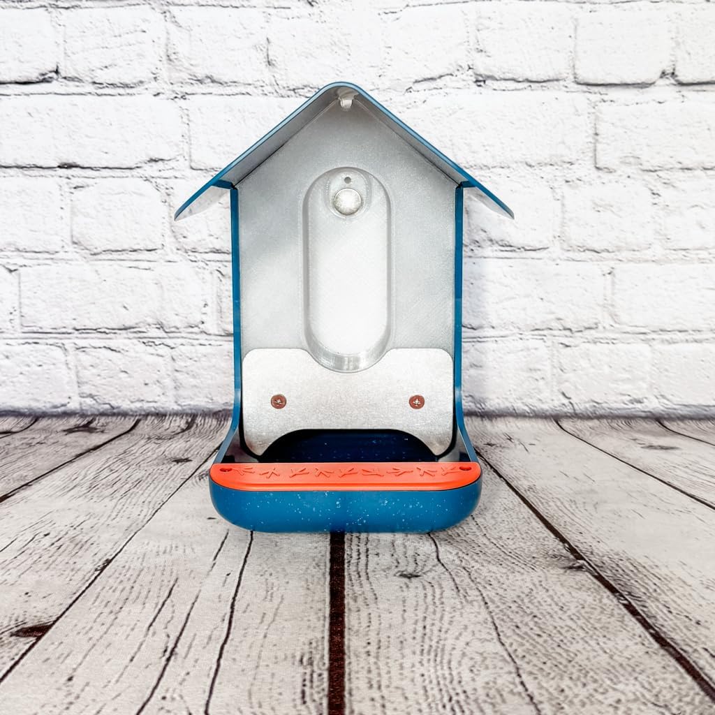 reinforced front panel for bird buddy – now, close-up detail