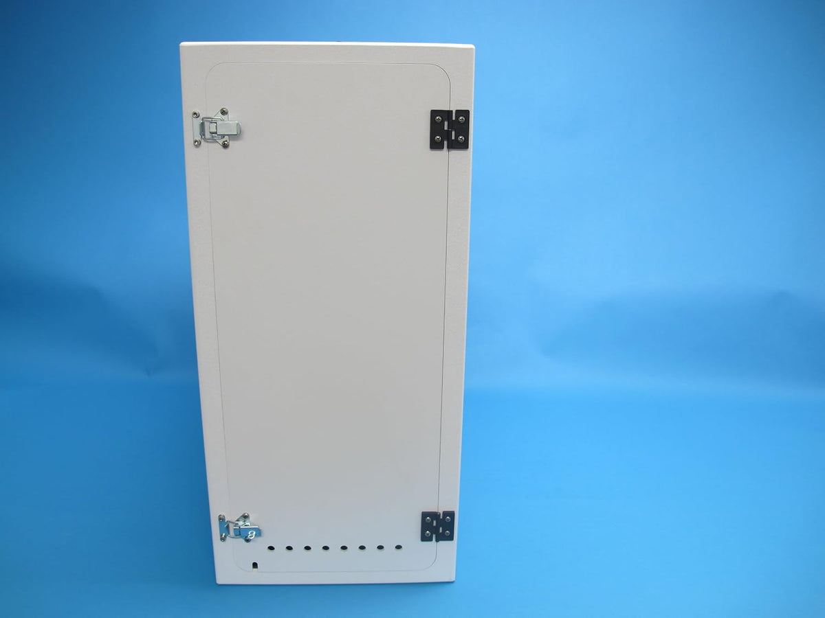 raptor transport carrier, abs w/handle and hinged door, close-up detail