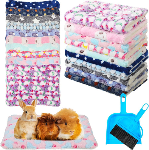 guinea pig bed mat with cleaning dustpan brush, main product view