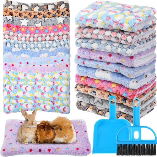 guinea pig bed mat with cleaning dustpan brush, main product view
