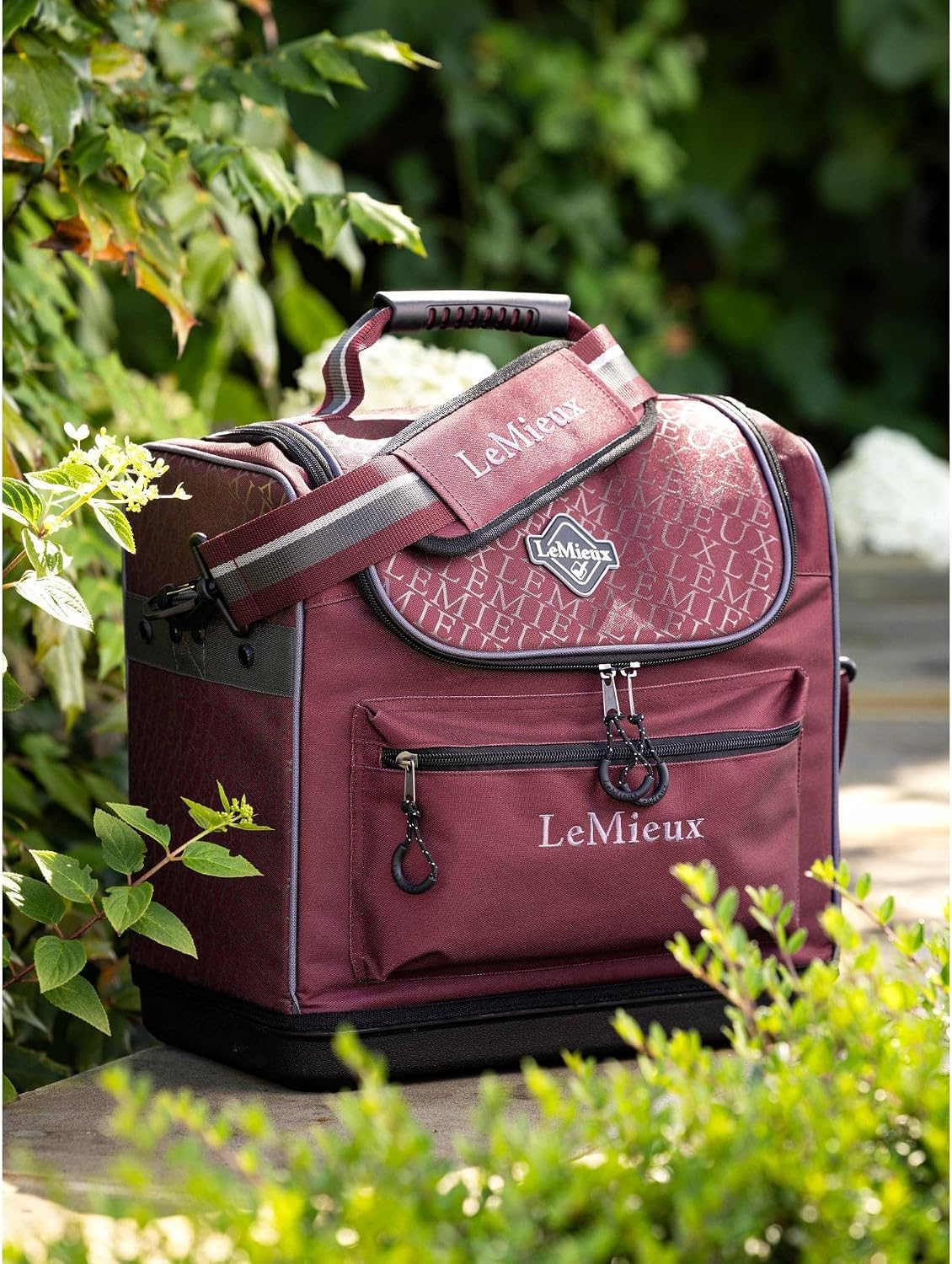 lemieux elite pro grooming bag - burgundy shown in use