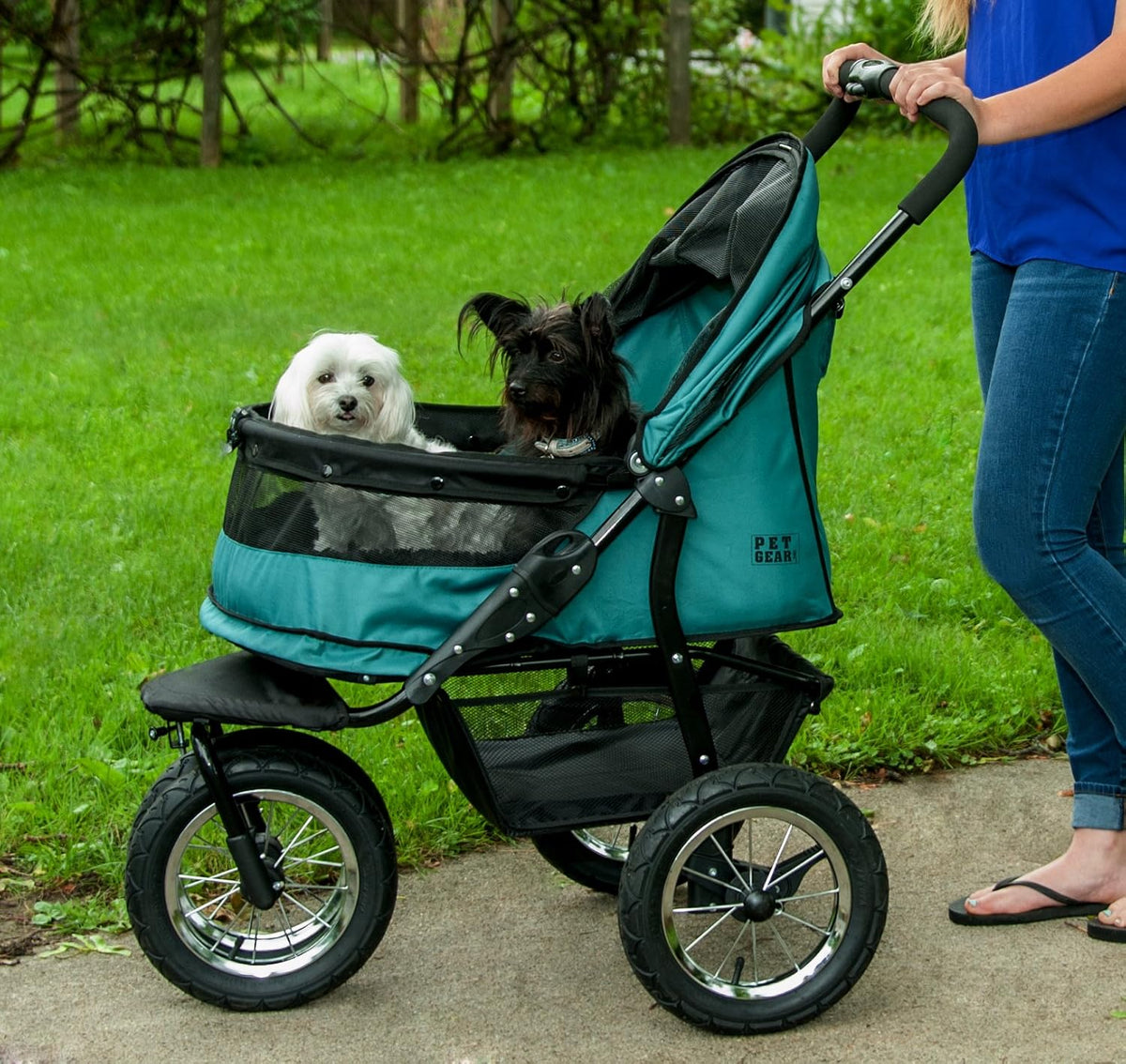pet gear no-zip double pet stroller, zipperless entry, close-up detail