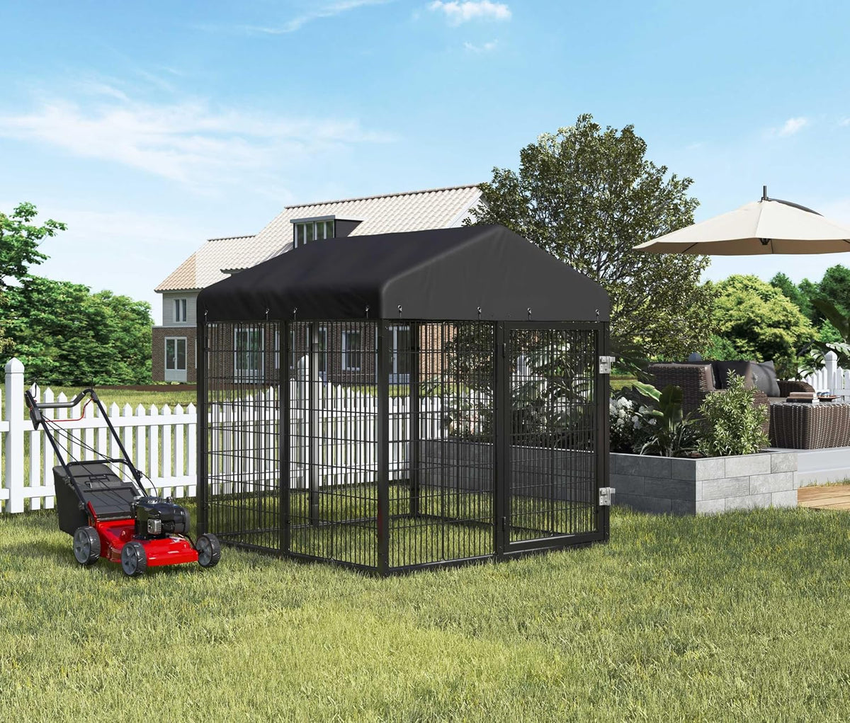 large outdoor dog enclosure,heavy duty dog cage with, close-up detail