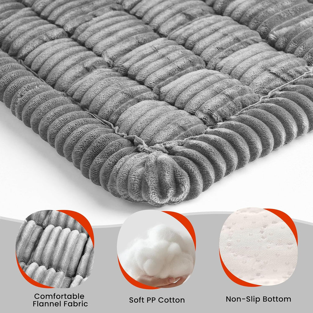hipetpy backseat dog bed mat for car, non-slip, close-up detail