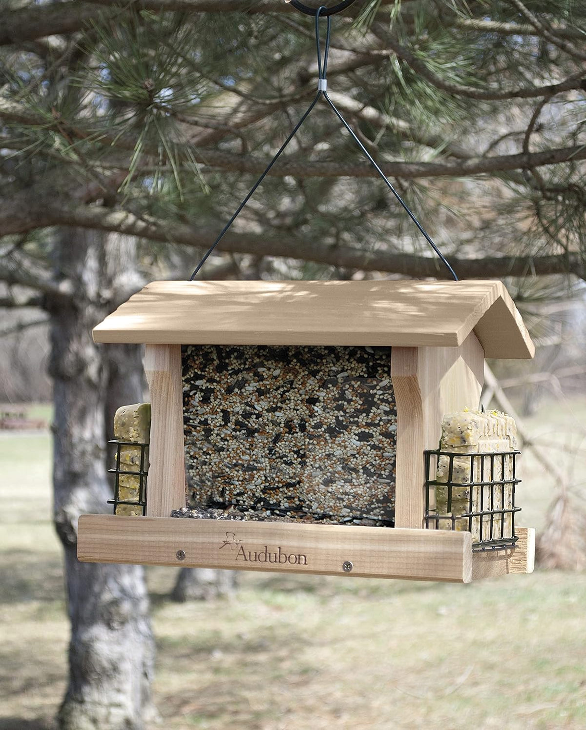 woodlink naranch3 12-inch audubon cedar ranch wild bird shown in use